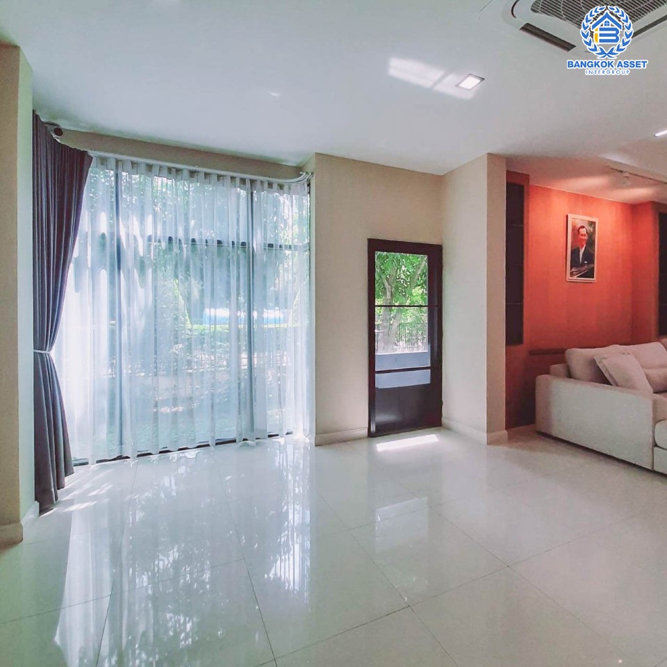 *****บ้านเดี่ยวมือสอง ย่านนนทบุรี ม.เพอร์เฟคมาสเตอร์พีซ รัตนาธิเบศร์ หลังมุม ใหญ่กว่า 150.9 ตร.ว. ฟังก์ชัน 6 ห้องนอน 6 ห้องน้ำ จอดรถได้ 4 คัน พร้อมบรรยากาศโครงการสุด Luxury บนทำเลเชื่อมต่อทุกการเดินทาง เพียง 400 เมตรถึง MRT ไทรม้า ใกล้จุดขึ้นทางด่วนงามวงศ์วาน